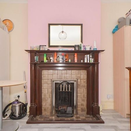 Large Double Room Next To Elisabeth Line Abbey Wood Exterior photo