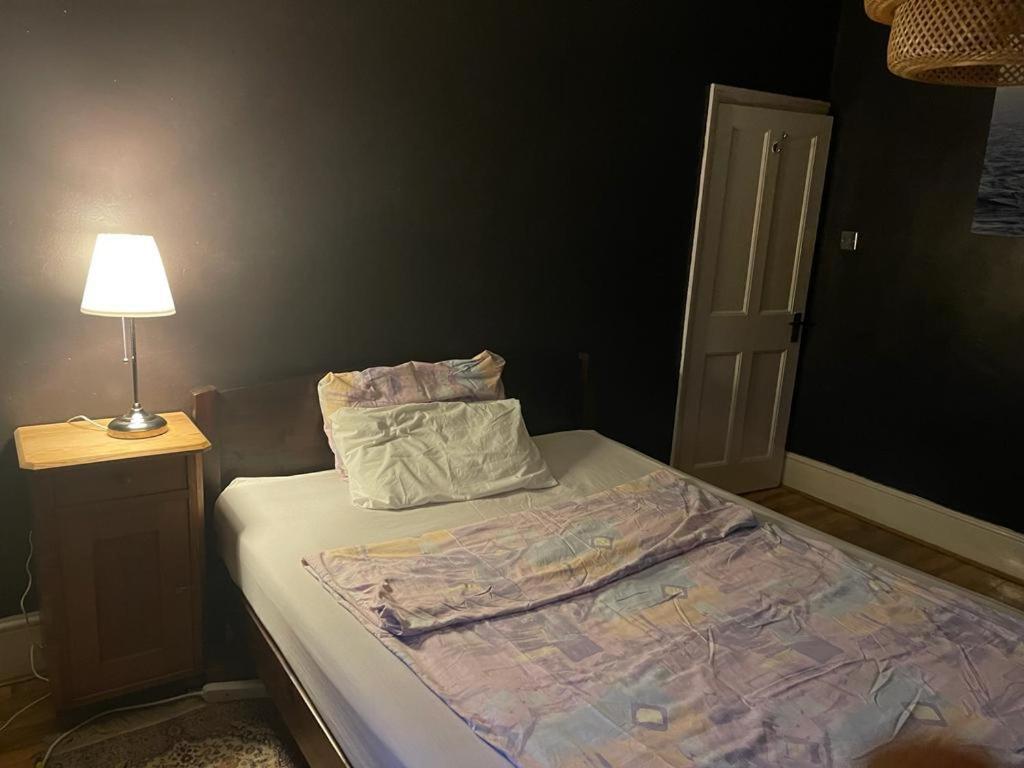 Large Double Room Next To Elisabeth Line Abbey Wood Exterior photo